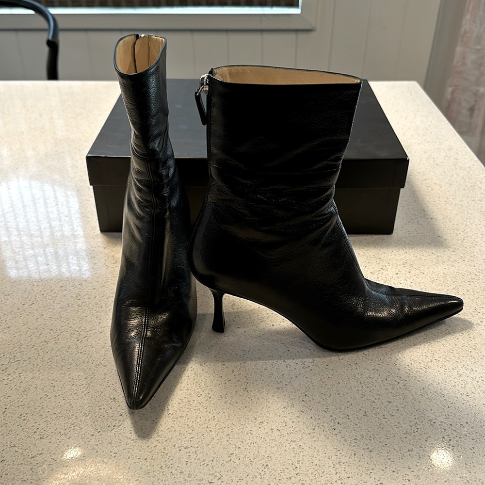 Gucci vintage black leather zip heal booties 8